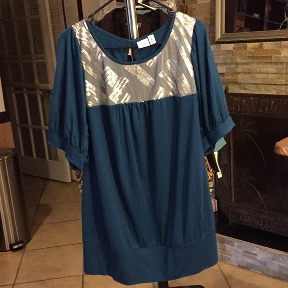 Piper & Blue Tops - Piper &Blue 3X top good condition